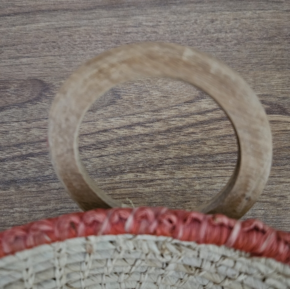 Woven basket - Picture 4 of 6